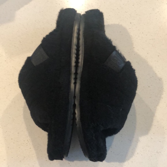 COPY - NEW UGG Black Slippers - Picture 4 of 4